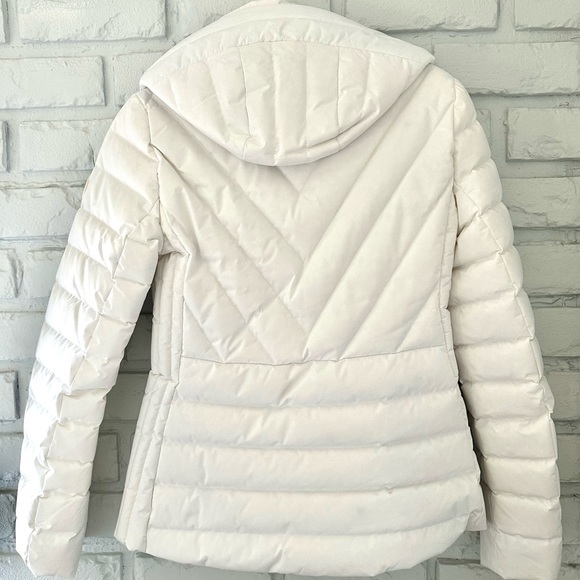 Abercrombie & Fitch White Short Slim Stretch Down Puffer Jacket Coat - Picture 2 of 7